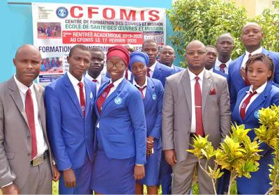 Etudiants et encadreurs au CFOMIS